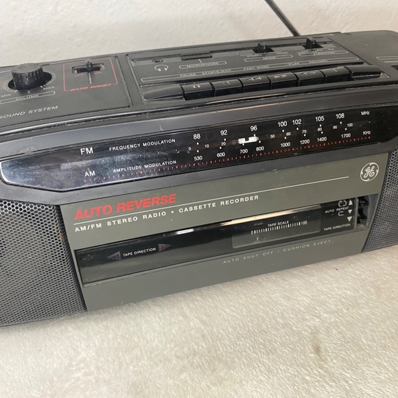 Vintage General Electric AM/FM Stereo/Cassette Recorder 3-5628A Tested Working - Picture 5 of 16
